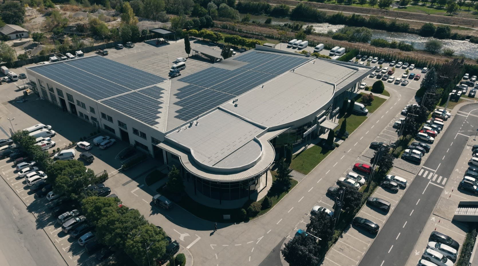 Деловен Објект со Изложбен Салон — МАК АУТО СТАР, Општина Гази Баба, Скопје 2